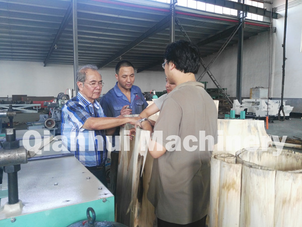 plywood veneer peeling lathe.jpg plywood veneer peeling lathe.jpg