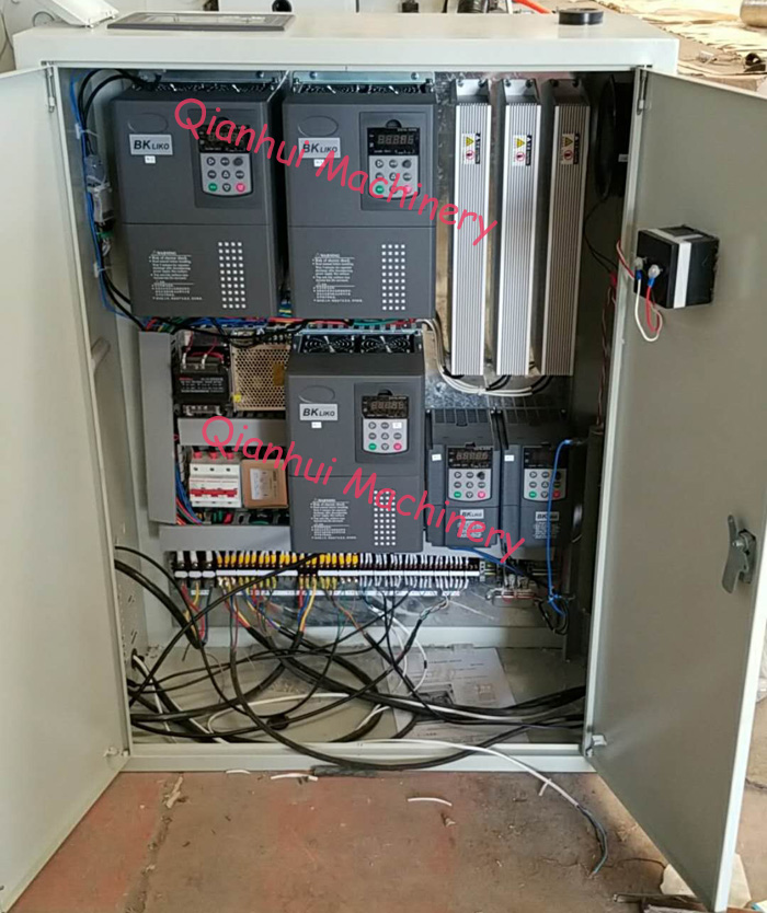 1522918843882185.jpg veneer rotary machine.jpg